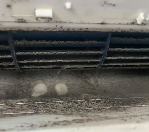 玉龙空调吹的风有股烧焦味是怎么回事